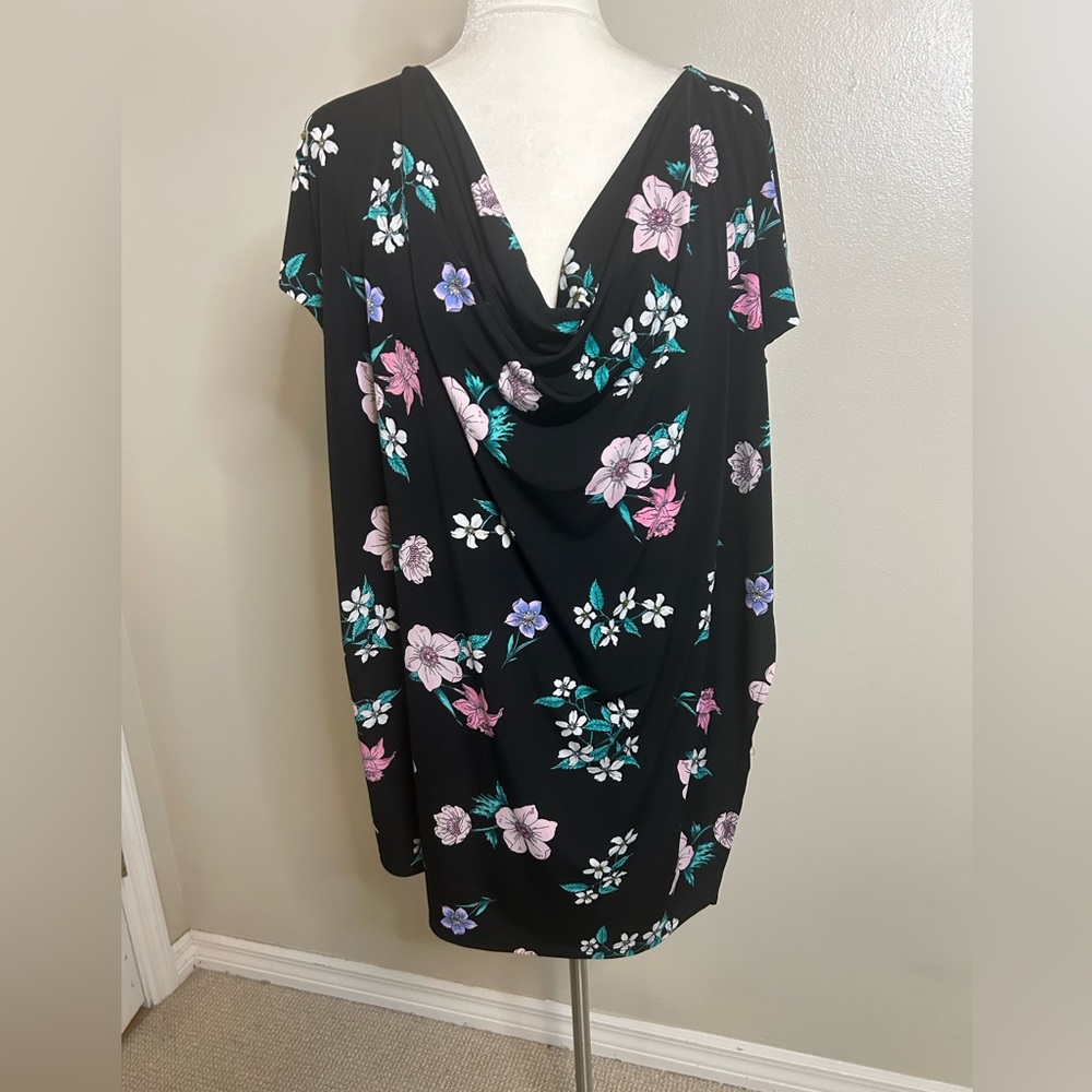 Lane Bryant Size 26/28‎ Floral Cowl Neck Top